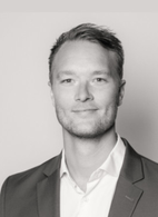 Bilde av megler Mads Møller Helgesen