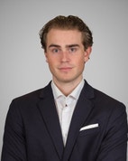 Bilde av megler Tobias Skodje