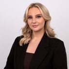 Bilde av megler Silje Røstad