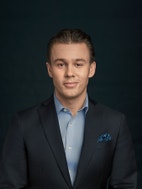 Bilde av megler Henrik Jensen