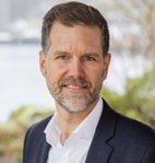 Bilde av megler Åge Gulbrandsøy