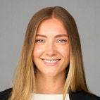 Bilde av megler Stine Thorvik Grevsnes