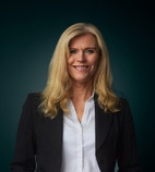 Bilde av megler Cathrine Pettersen
