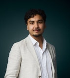 Bilde av megler Kamran Hasanjan