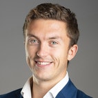 Bilde av megler Sander Stølan