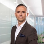 Bilde av megler John Thomas Ryggvik