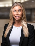 Bilde av megler Lene Rikstad