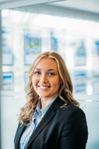 Bilde av megler Guro Borsodi Bakka