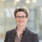 Bilde av megler Mona Kristin Harstad