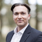 Bilde av megler Leon Høyland