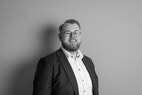 Bilde av megler Adrian Marthinsen