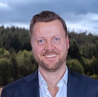 Bilde av megler Nils Henrik Tegneby