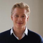 Bilde av megler Simen Riseng