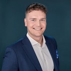 Bilde av megler Olaf E. Rønning
