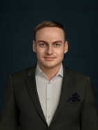 Bilde av megler Benjamin Ahmad