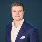 Bilde av megler Jonas Frydenlund