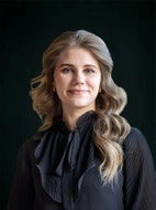 Bilde av megler Andrine Ersnes Kristoffersen