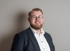 Bilde av megler Adrian Marthinsen