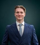 Bilde av megler Oskar Arnsen Haukebø