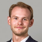 Bilde av megler Christopher Sand