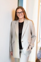 Bilde av megler Ingvild Tvedt