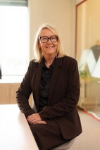 Bilde av megler Wenche Roterud
