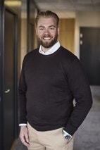 Bilde av megler Jakob Stuland Songstad