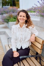 Bilde av megler Katrine Bakken Larsen