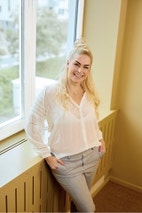 Bilde av megler Katrine Edvardsen