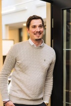 Bilde av megler Stian Lie