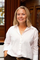 Bilde av megler Elise Linningsvoll