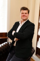 Bilde av megler Andreas Strandli-Halvorsen