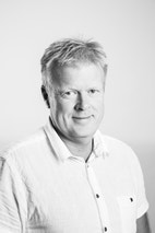 Bilde av megler Terje Grønfur