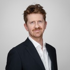 Bilde av megler Magnus Rostad