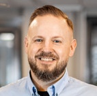 Bilde av megler Thomas Følling