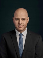 Bilde av megler Edvard Chapsang