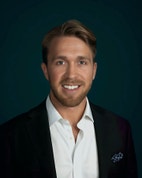 Bilde av megler Tomas Vedvik