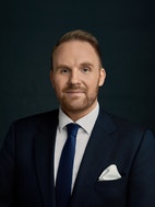 Bilde av megler Kim Rene Henne