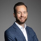 Bilde av megler Thomas Løbakk