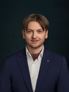 Bilde av megler Marius Hyllmark Anderssen