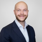 Bilde av megler Samuel Storleer