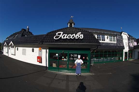 Spasér rett gjennom Byskogen og opp til norges ypperste dagligvareopplevelse, Jacobs. Galleribilde