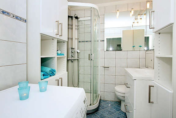 Nyrer oppusset flislagt bad Galleribilde