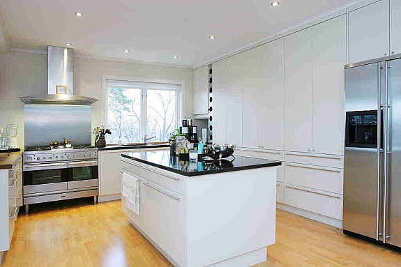 Delikat nytt kjøkken Galleribilde