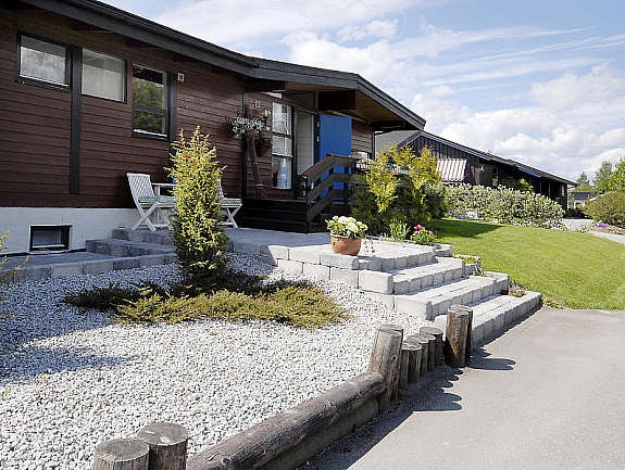 Inngangsparti sommer Galleribilde