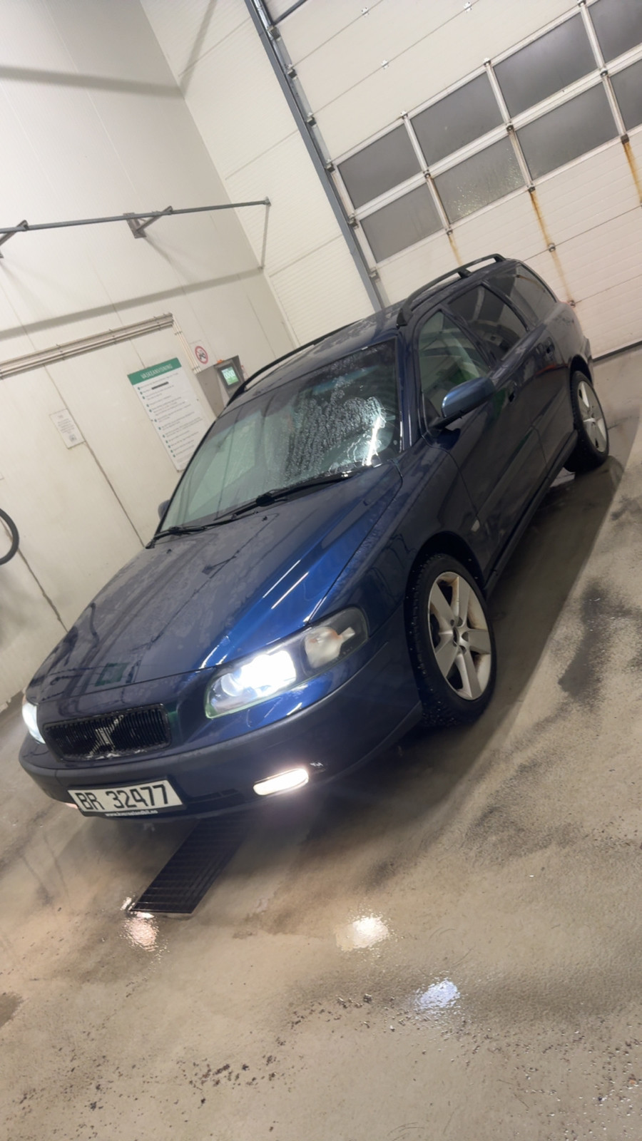 Volvo V70 D5