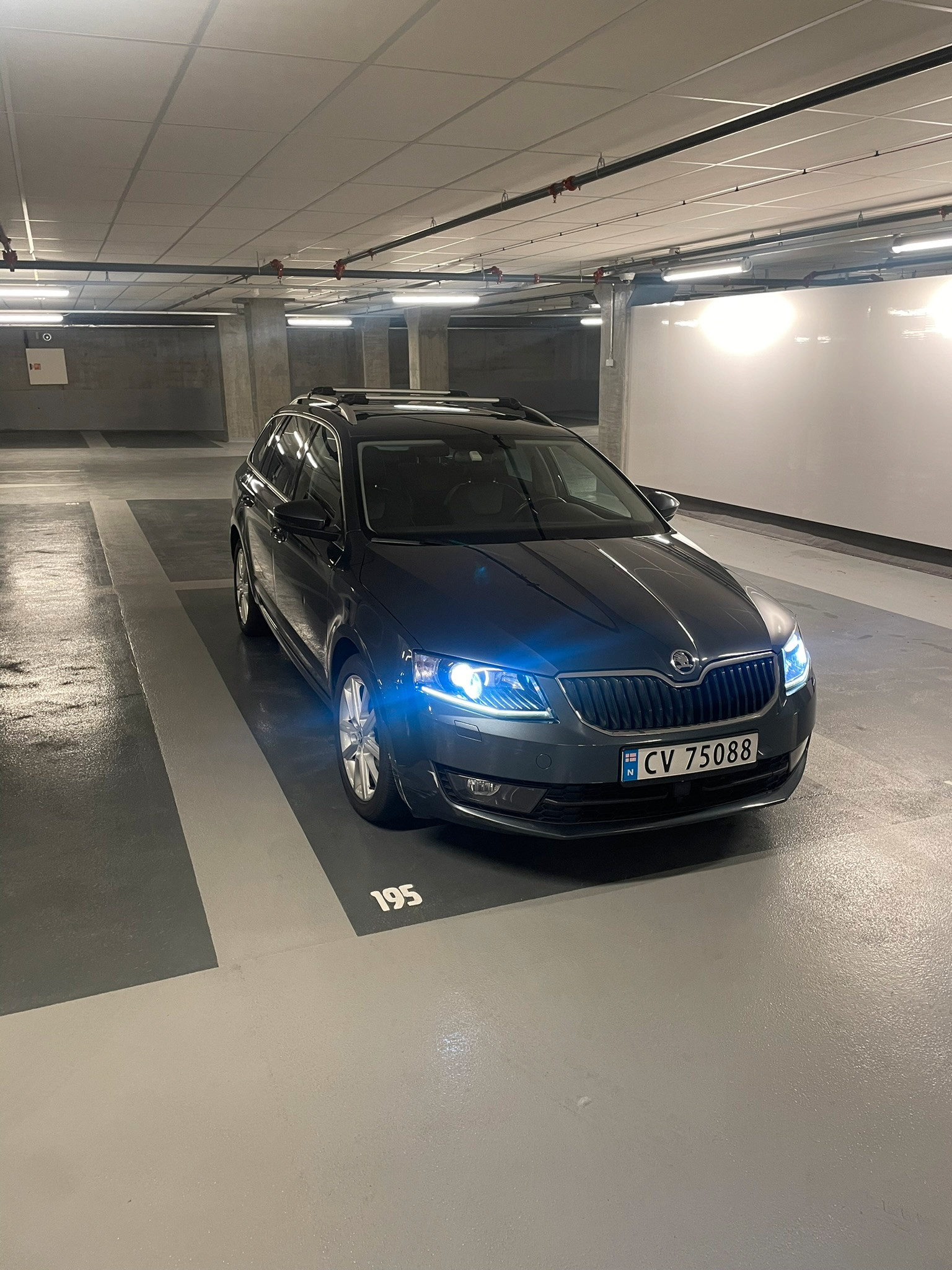 Skoda Octavia 1,6TDI-110HK, 4X4,WEBASTO* KROK* NAVI* LAV KM
