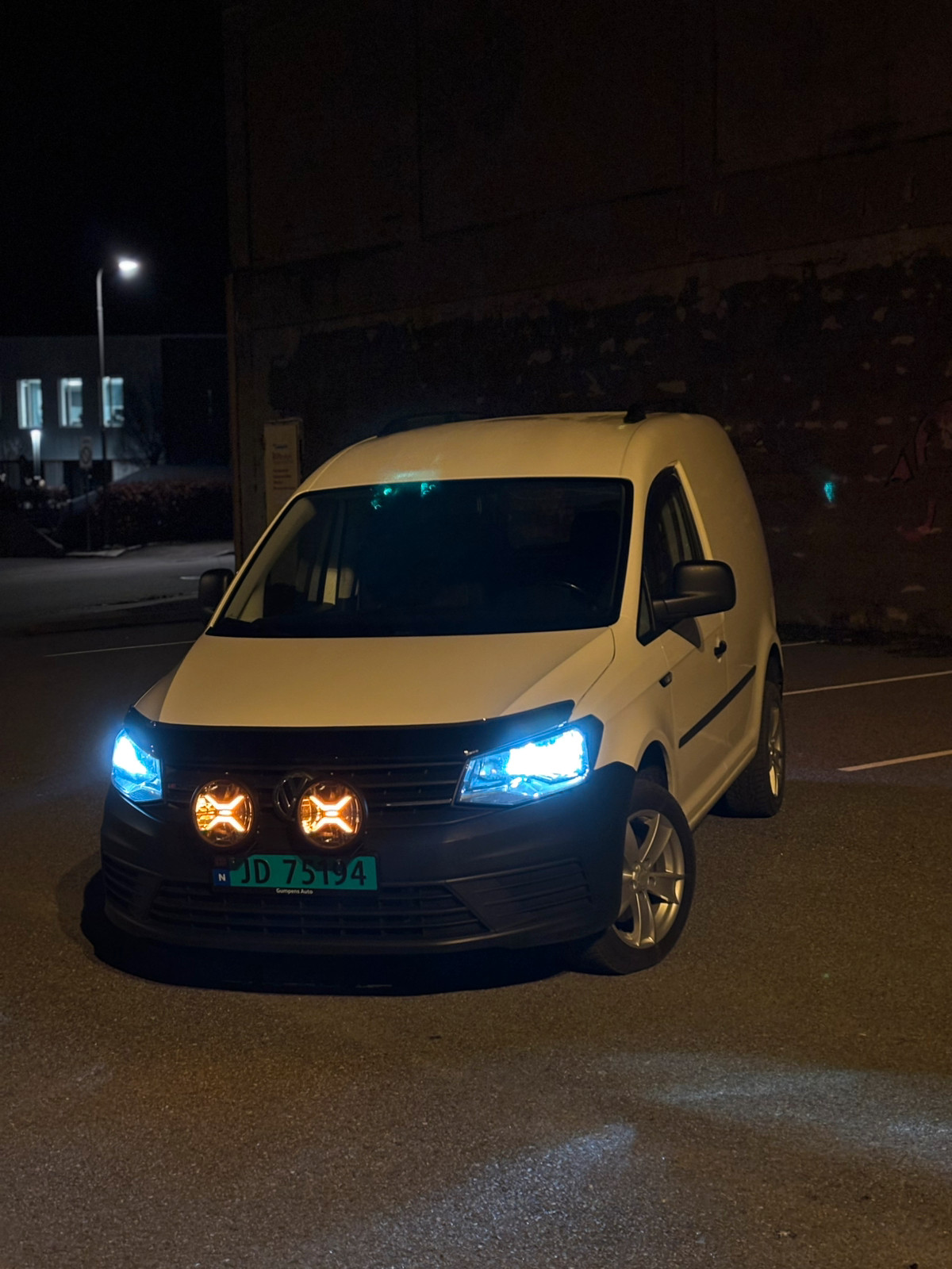 Volkswagen Caddy 2,0 TDI 122hk 4Motion/Ny service + reim/Ekstralys 2