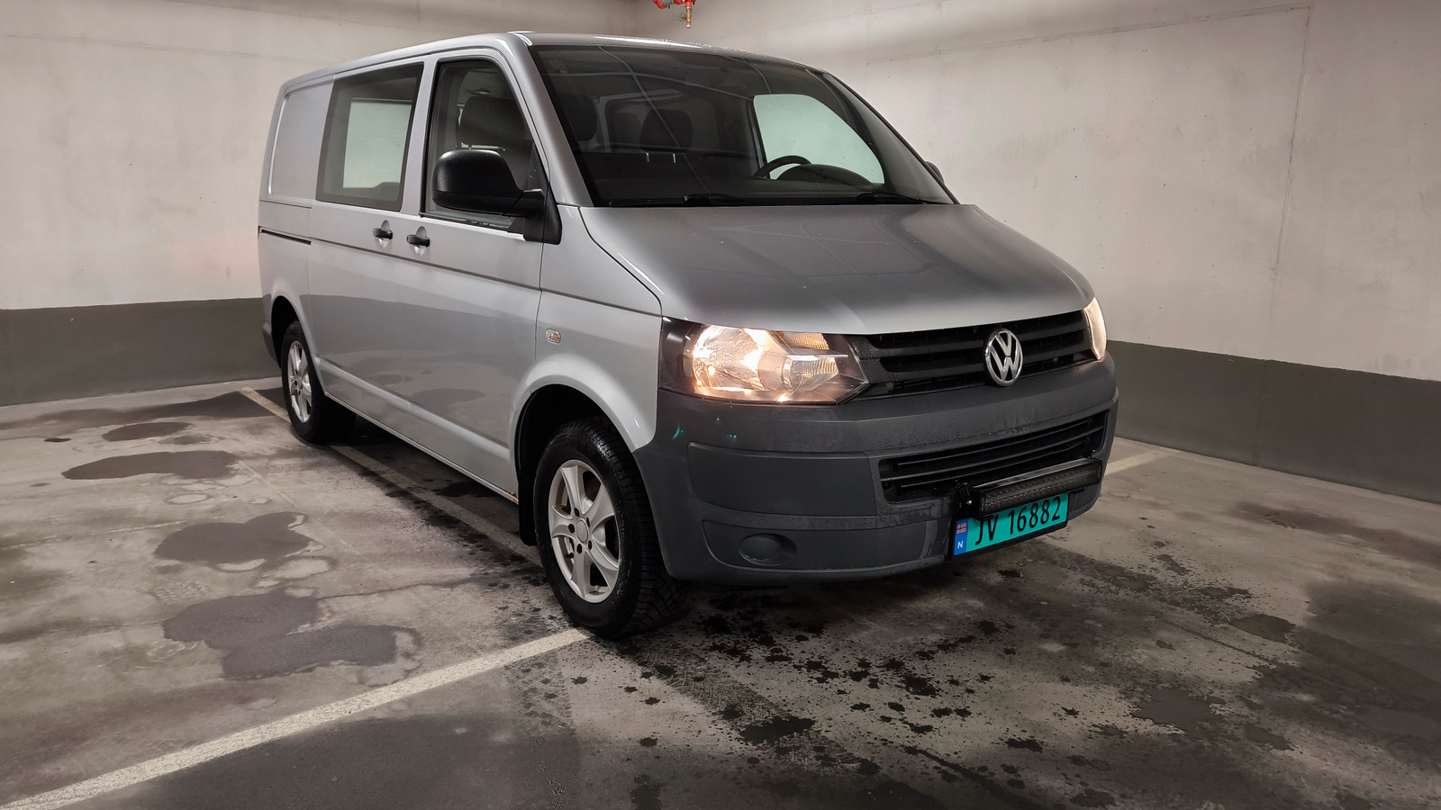 Volkswagen Transporter 140hk/4x4/2xSKYV/VELHOLDT/KORT/VINDU/MOTORVARM 3