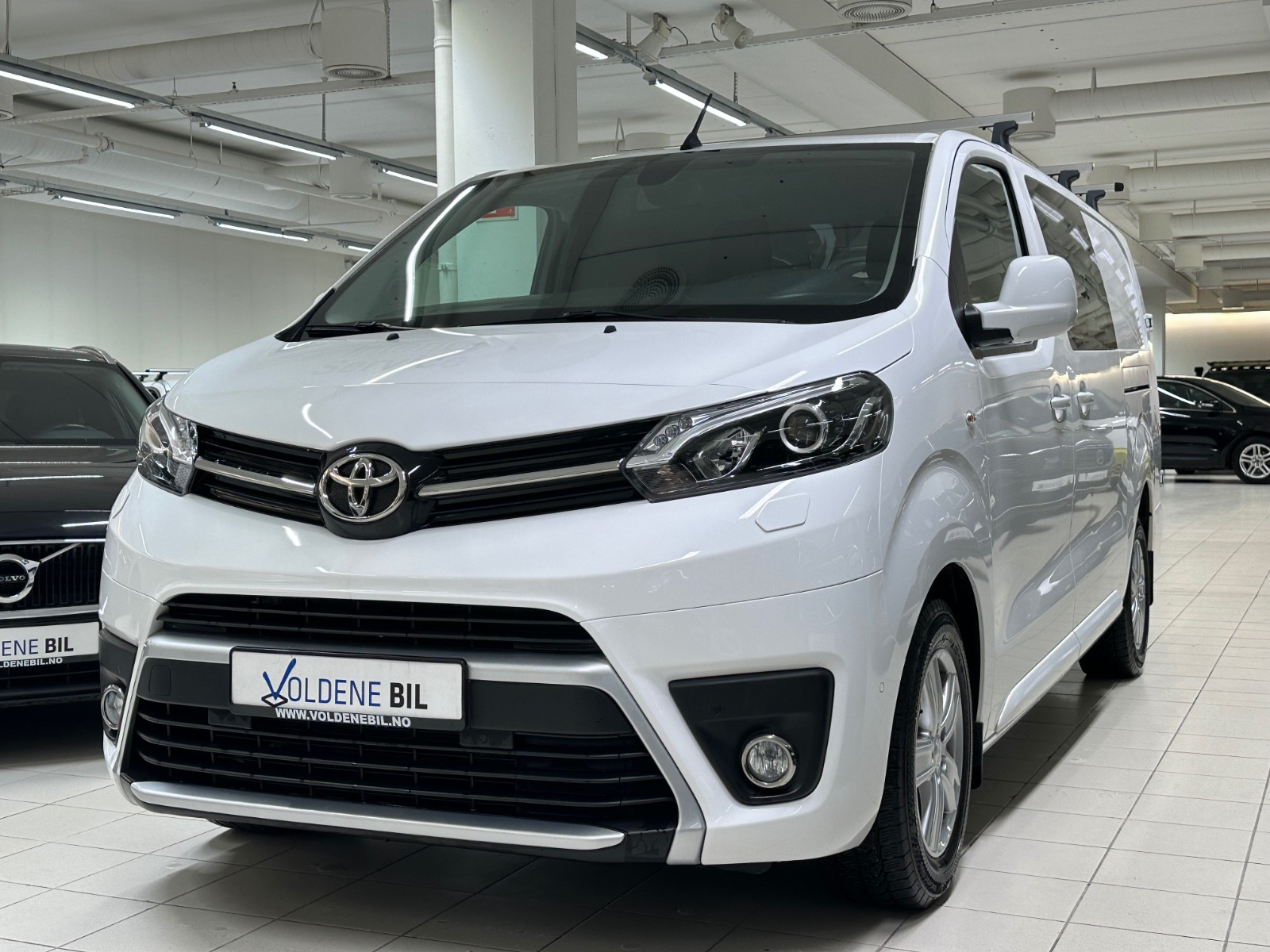 Toyota Proace 2.0 122HK | L2 | 3Seter | 2xSkyvedør | P.Varmer | R.Kam 2